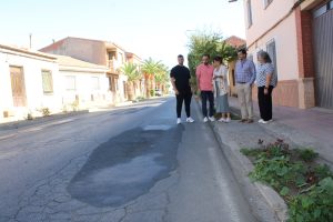 El Gobierno de García-Page confirma al alcalde de Fuente el Fresno la“inminente” renovación del firme en la travesía de la CM-4120