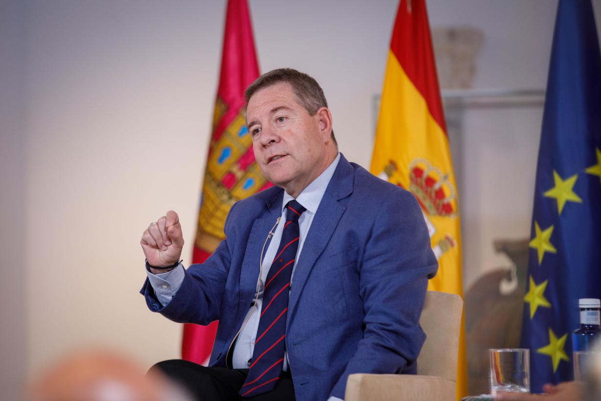 García-Page avanza que la Junta aplicará herramientas de Inteligencia Artificial para agilizar trámites administrativos a partir de enero de 2026