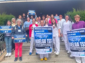 Técnicos superiores sanitarios del Hospital de Puertollano secundan la huelga en defensa de sus derechos