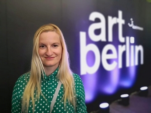 Inmaculada Lara Cepeda “Maku”, artista tomellosera, recibe un prestigioso reconocimiento en Berlín