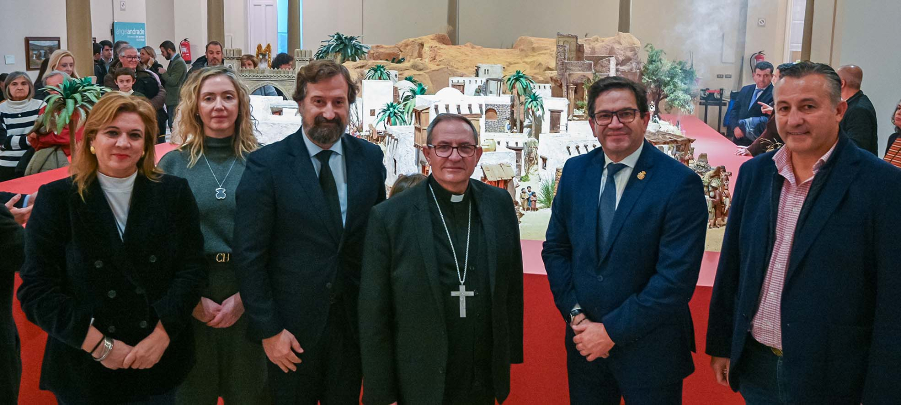 La Diputación se abre por primera vez a la tradición belenista de la provincia con un belén monumental que ha sido bendecido por el Obispo de la Diócesis