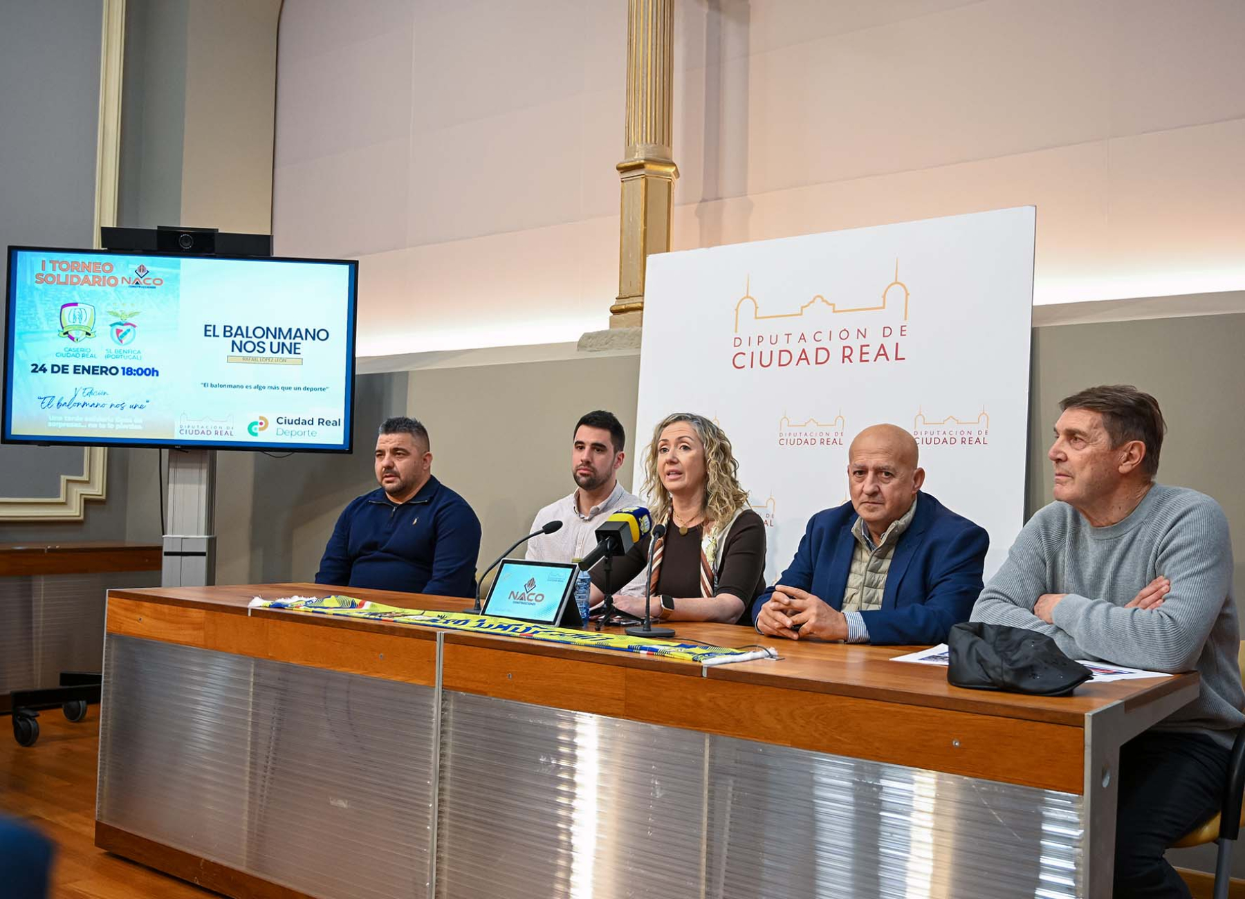 La Diputación acoge la presentación del Torneo benéfico “Naco Construcciones” que enfrentará al Caserío Ciudad Real y al Benfica el próximo 24 de enero en el Quijote Arena