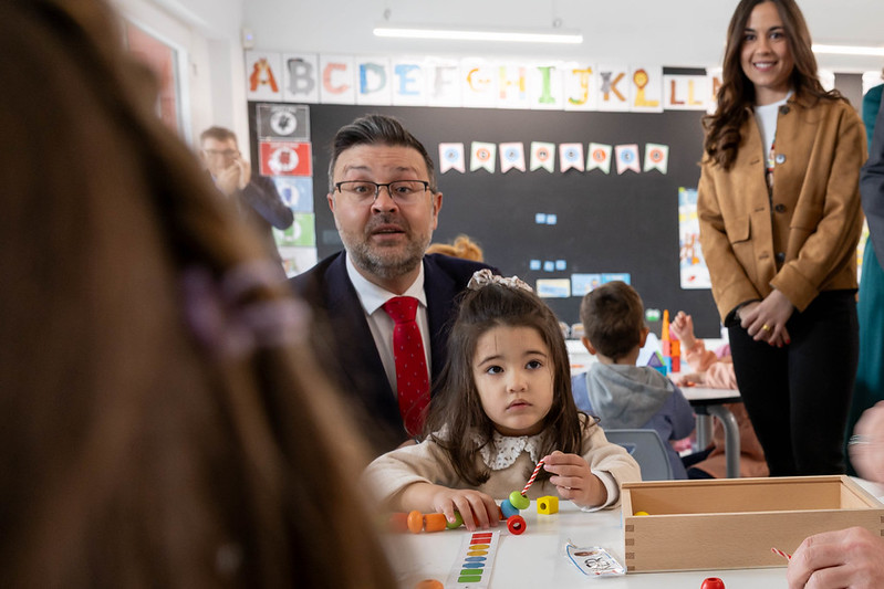 El Gobierno regional estimula el empleo femenino y joven en las zonas rurales con la contratación de más de 500 efectivos para dar servicio a las escuelas infantiles