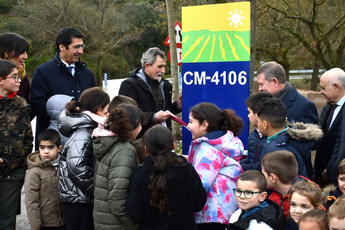 Santiago Martín: “Anchuras pone fin a una reivindicación de años, los vecinos están muy contentos y los chavales que acuden al instituto más”