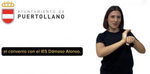 El Ayuntamiento de Puertollano refuerza la atención a personas con discapacidad auditiva mediante un nuevo convenio con el IES Dámaso Alonso