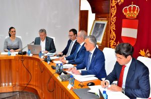 El equipo de Gobierno acusa al PSOE de intentar engañar al comercio con una moción «ilegal»