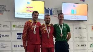 El atleta puertollanense Víctor Castro brilla en Europa y arranca la temporada con un subcampeonato en pista cubierta