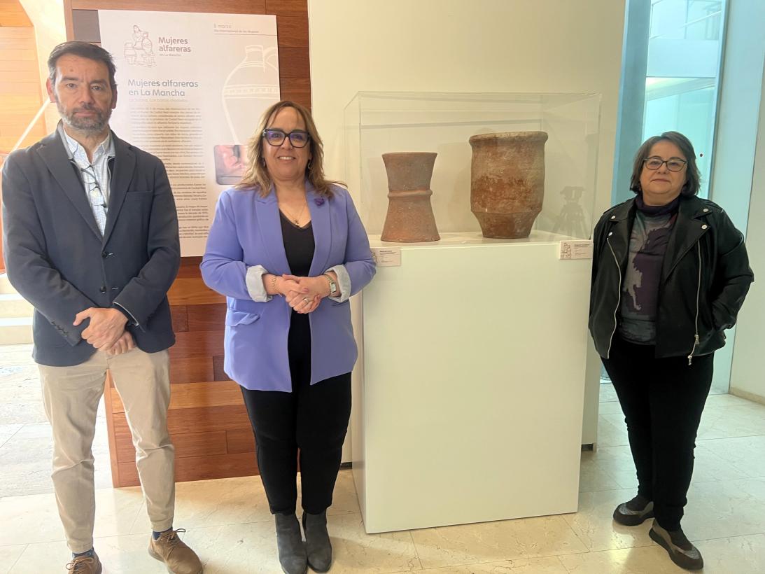 El Gobierno regional celebra simultáneamente en varios museos la muestra ‘Mujeres alfareras en La Mancha’ para conmemorar el 8M 
