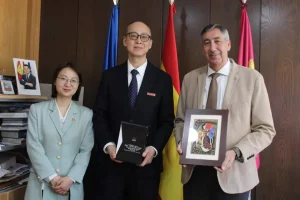 China se interesa por el sistema educativo de Castilla-La Mancha