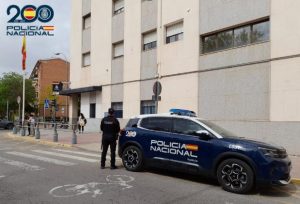 La Policía Nacional evita que una persona acabe con la vida de su perro en Ciudad Real