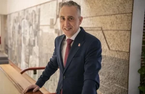 Ruiz llega al fin de mandato en Puertollano con la deuda casi liquidada y la oposición critica la falta de ambición