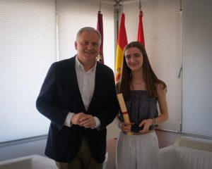 Cañizares felicita a Gabriela Márquez tras lograr la máxima calificación en la Prueba de Acceso a la Universidad