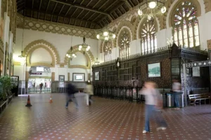 El Gobierno autoriza la licitación del mantenimiento de 163 estaciones ferroviarias de la zona centro por 13,9 millones de euros