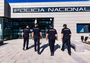 Tres hombres detenidos por robar a mujeres en los aparcamientos de supermercados en Puertollano y Ciudad Real