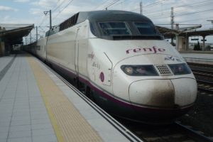Más problemas en la Alta Velocidad entre Madrid, Puertollano y Andalucía: retrasos por una incidencia en la señalización en Malagón