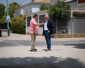 Cañizares visita las obras de mejora de acerados y pavimentos en el barrio del Pilar, con una inversión de 110.000 euros