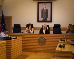 La Junta de Gobierno Local impulsa la seguridad vial, refuerza el transporte para la Feria y aprueba nuevas ayudas para centros educativos