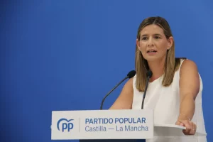 Agudo acusa a Page de convertir la sanidad de Castilla-La Mancha en “la de las excusas”: «menos médicos, más saturación y mayores listas de espera»