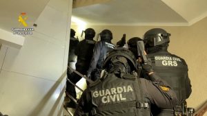 Desmantelada una red de ciberestafadores que ha defraudado más de un millón de euros haciéndose pasar por un banco
