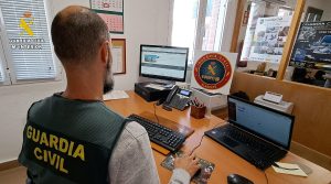 La Guardia Civil de Albacete investiga a dos personas por los delitos de estafa y blanqueo de capitales